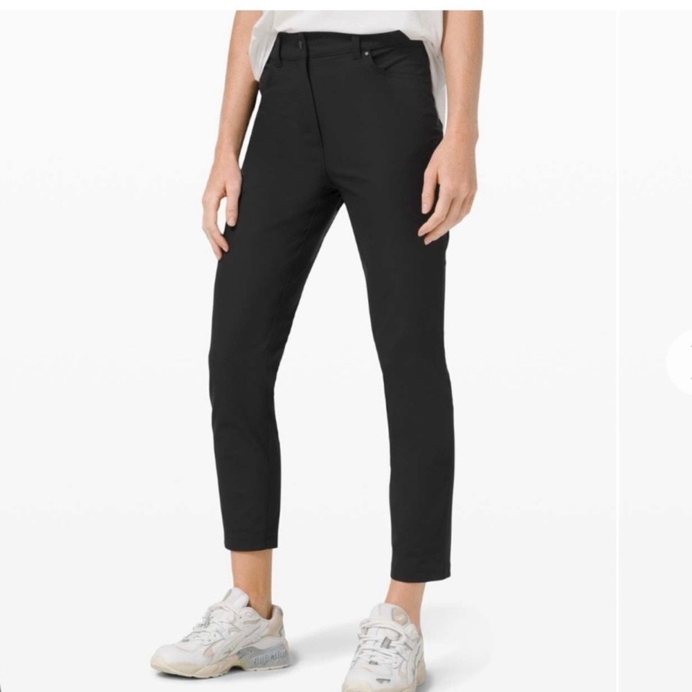 LULULEMON City Sleek 5 Pocket 7/8 Pant
Black - Excellent Used Condition, Size 6